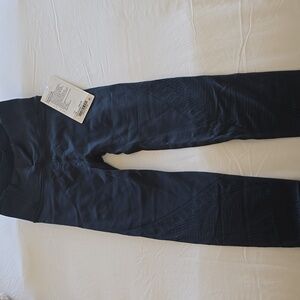 NWT Lululemon REVEAL CROP INTERCONNECT 18" INSEAM HR Color Gravel